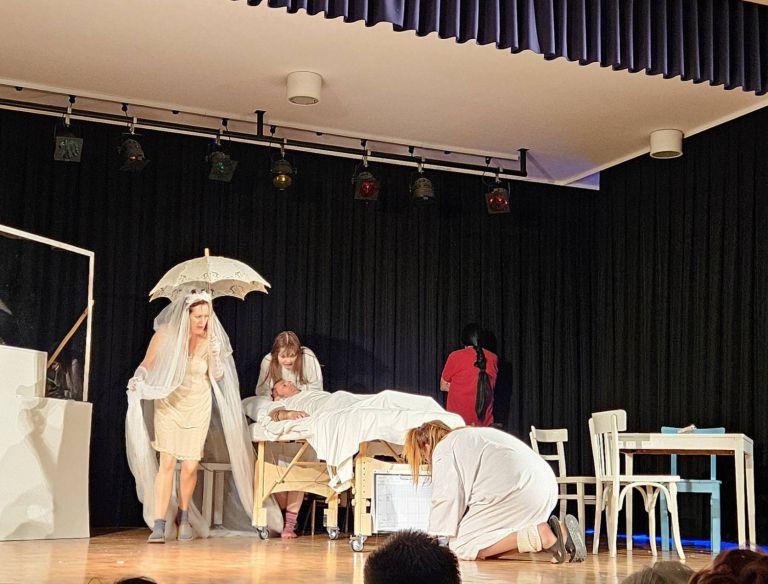 let-nad-kukavicjim-gnezdom, kud-stefana-kovaca, gledaliska-predstava