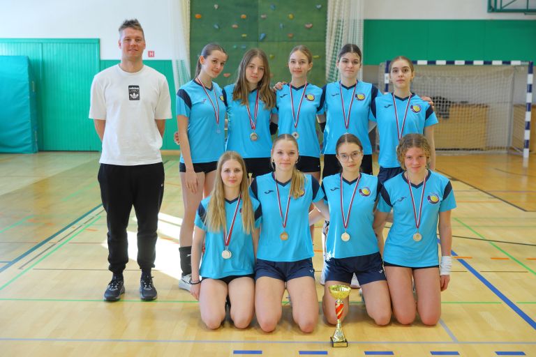 Odbojka_RT_st_učenke_OŠ Ljudski vrt.JPG