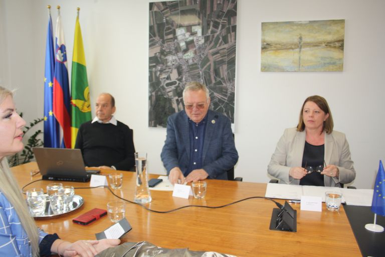 protipoplavna-zascita-naselij-v-povodju-potoka-kobila-v-obcini-sentjernej