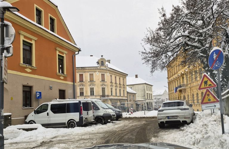 MZ Parkiranje Ob Grajeni_SPLET.jpg