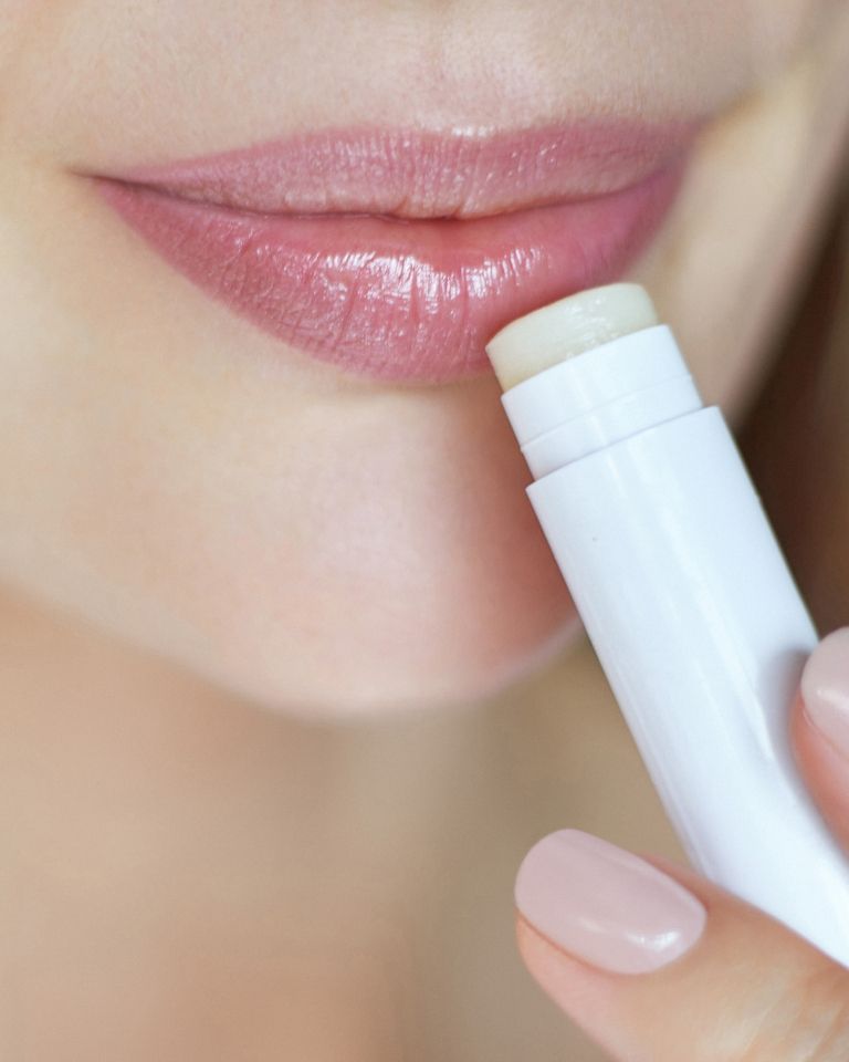 lip balm, navlažene ustnice