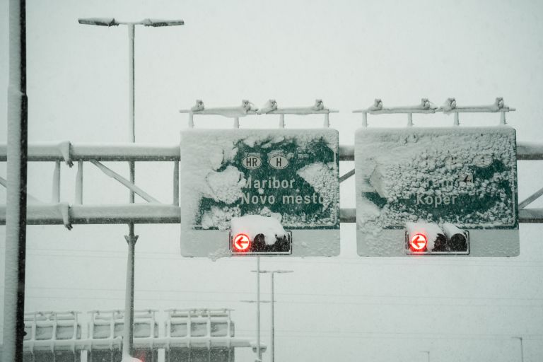 promet-znak, sneg, promet, cesta, zima