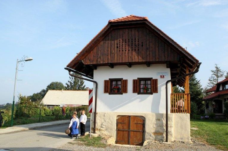 dz-destrnik.jpg