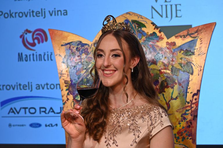 radenci, kronjanje-vinske-kraljice