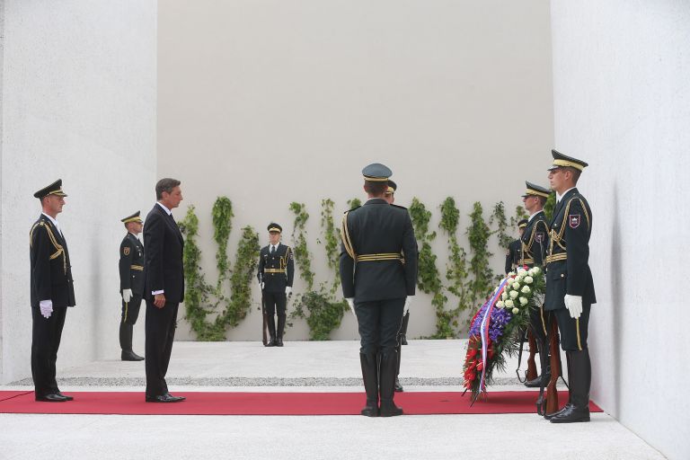 pahor spomenik-pl2.jpg