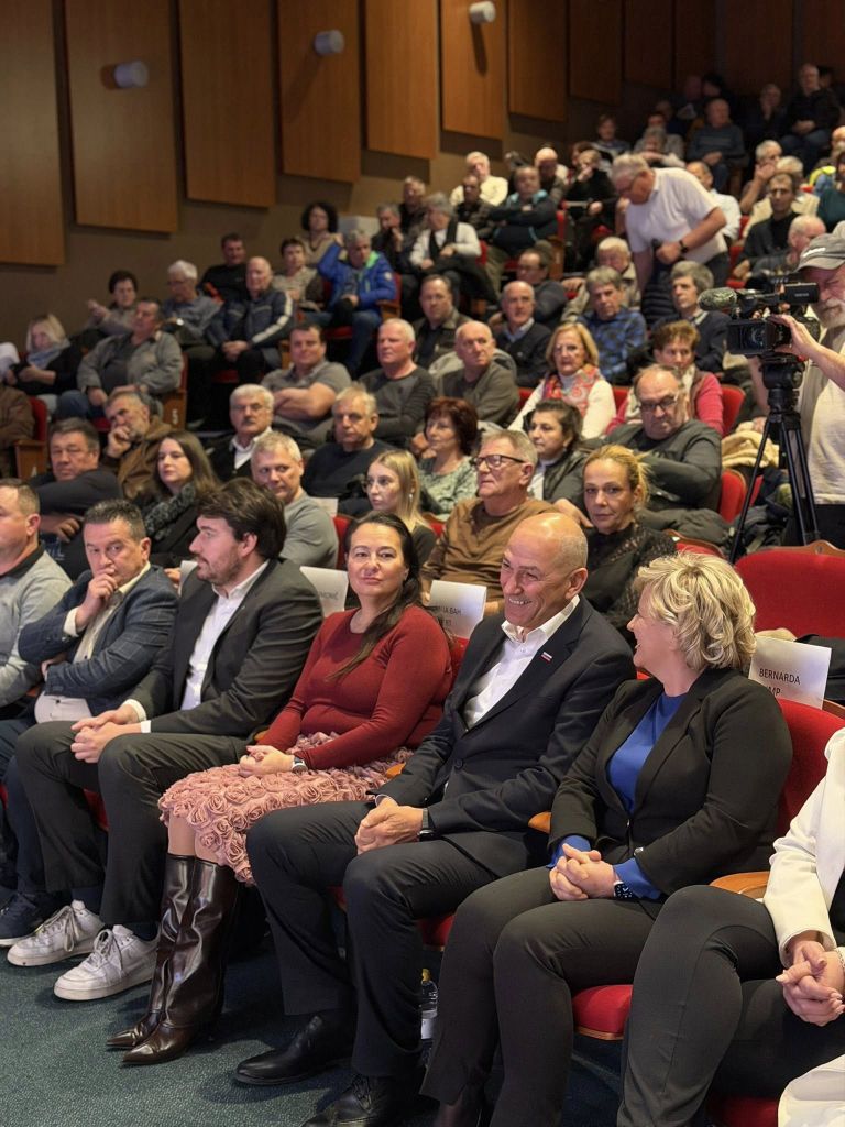 UV2 janez jansa semic-SDS.jpg