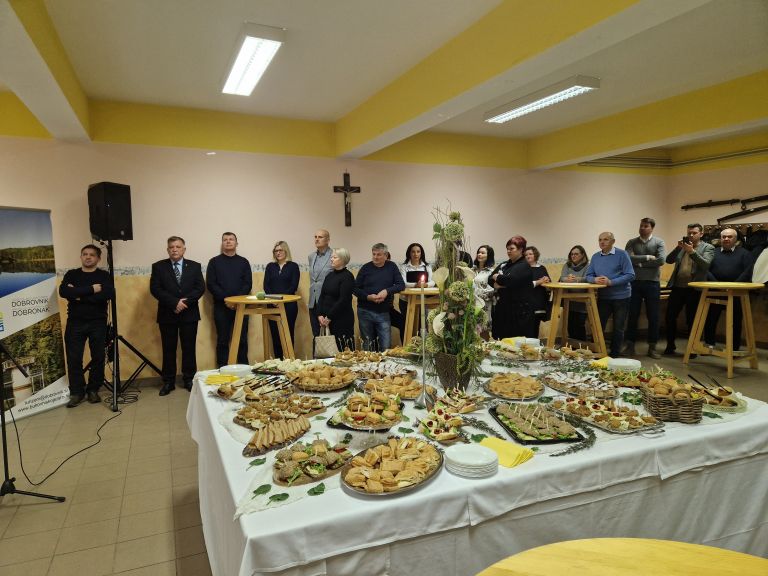 strehovci, dobrovnik