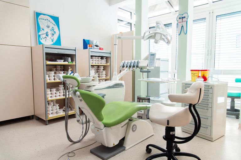 simbolična, zdravstveni-dom-gornja-radgona, ortodont, zobna-proteza, zobozdravnik, zobna-ambulanta