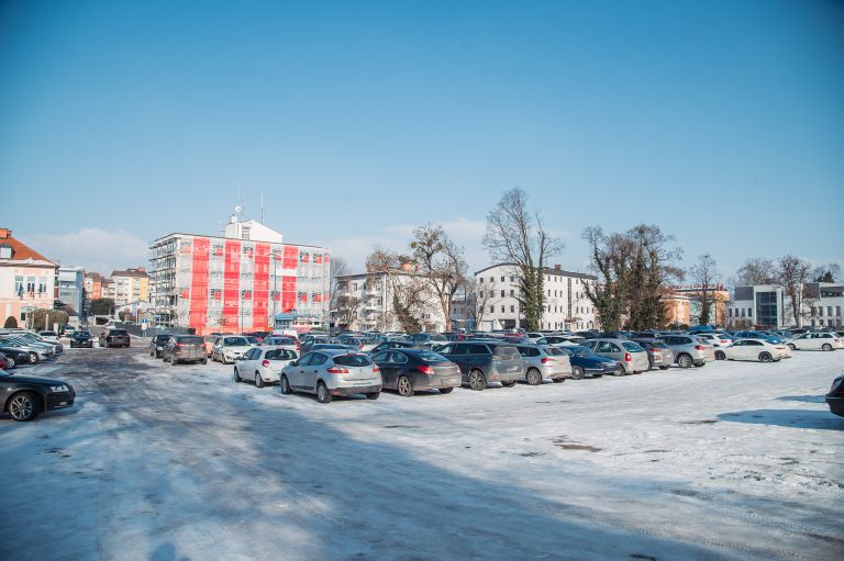 simbolična, parkirišče-arhitekta-novaka, bivši-mercator, divje-parkirišče