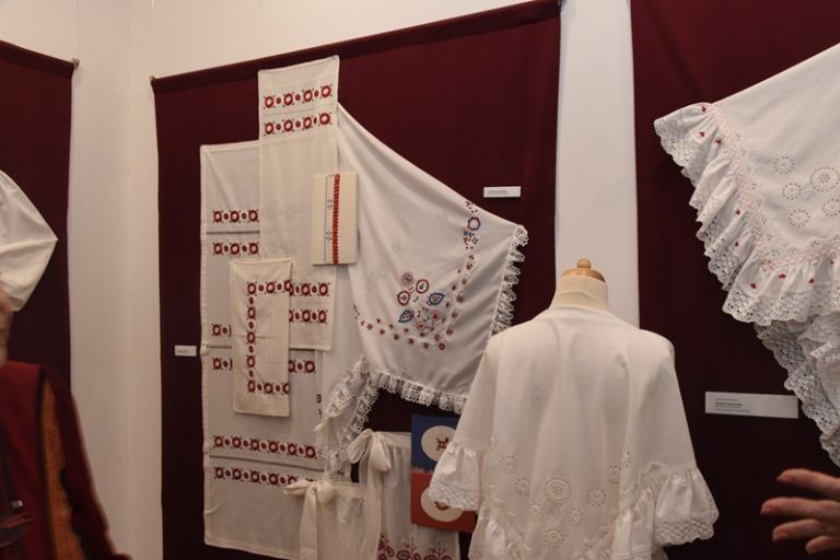 zsuzsana-domjan, razstava, vezilja