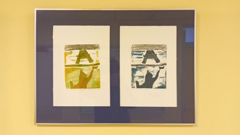 grafike, razstava, rumena-stena