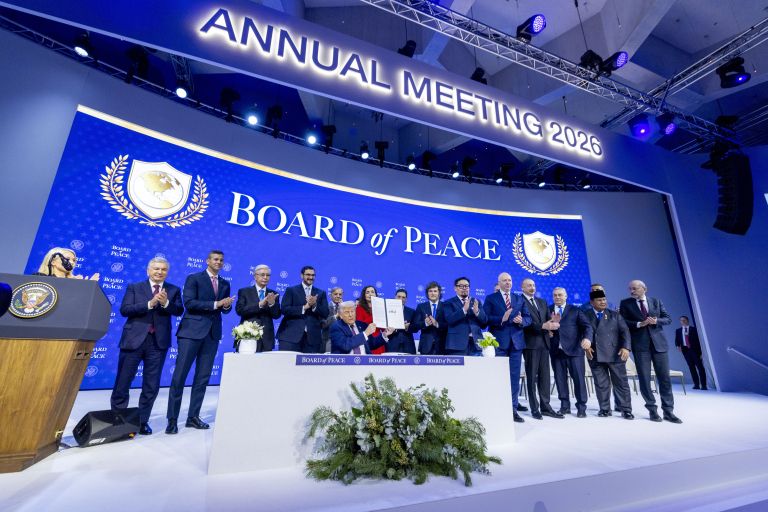 UV-trump-f World Economic Forum - Benedikt von Loebell.jpg