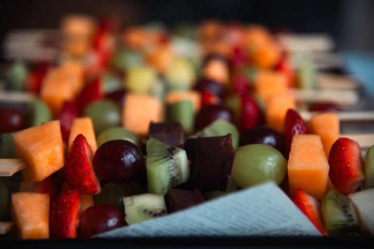 simbolična, sadje, hrana, jagode, kiwi, melona, pogrinjek, katering