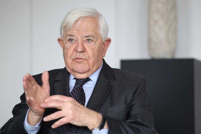 b I-milan kucan-pl010.JPG