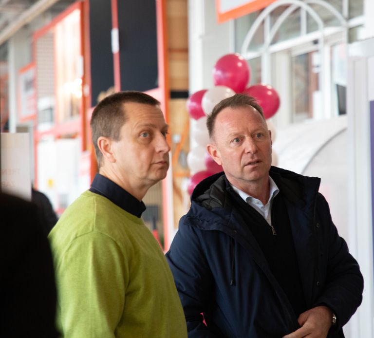 Silvester Pecjak in direktor izvoza Simon Kenda