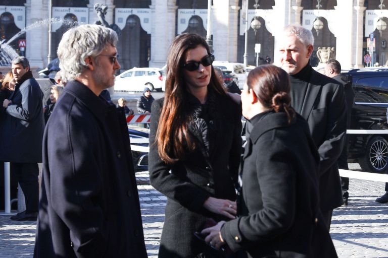 Anne Hathaway, Adam Shulman.jpg