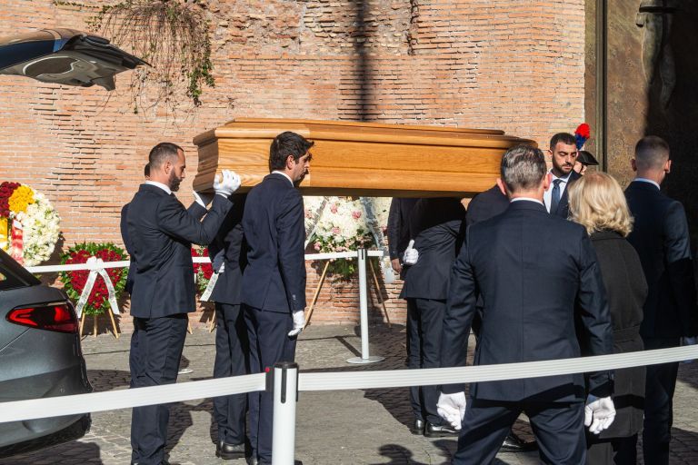 Valentino Garavani, pogreb.jpg