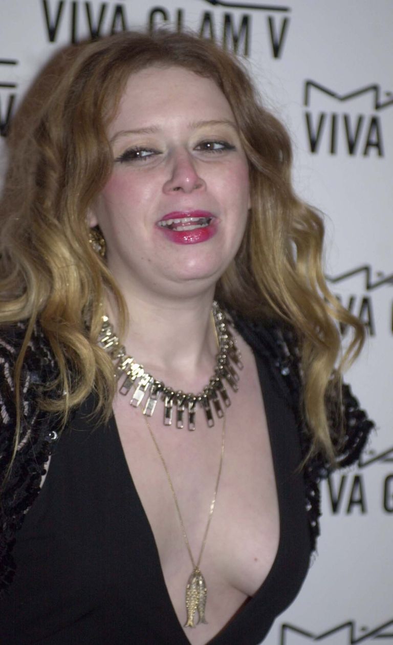 Natasha Lyonne leta 2004, ko je imela velike težave z alkoholom.