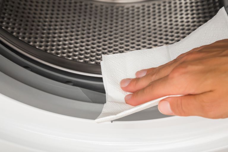 robec-v-pralnem-stroju