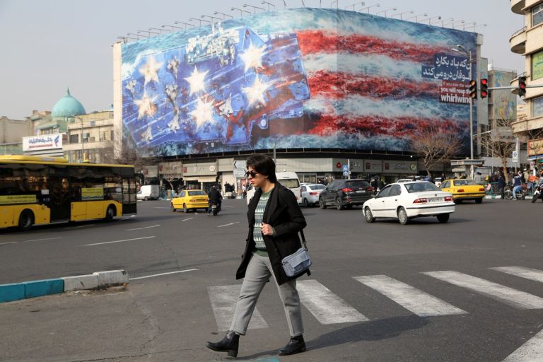 ameriška zastava, teheran.jpg
