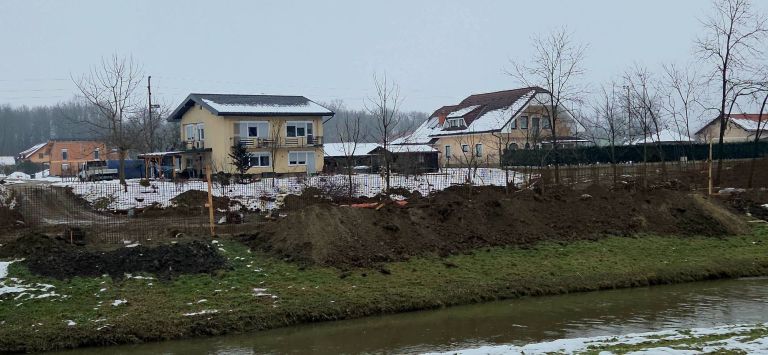 nasipi, obcina-razkrizje