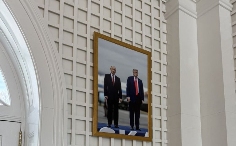 trumpo putin bela hisa.jpg