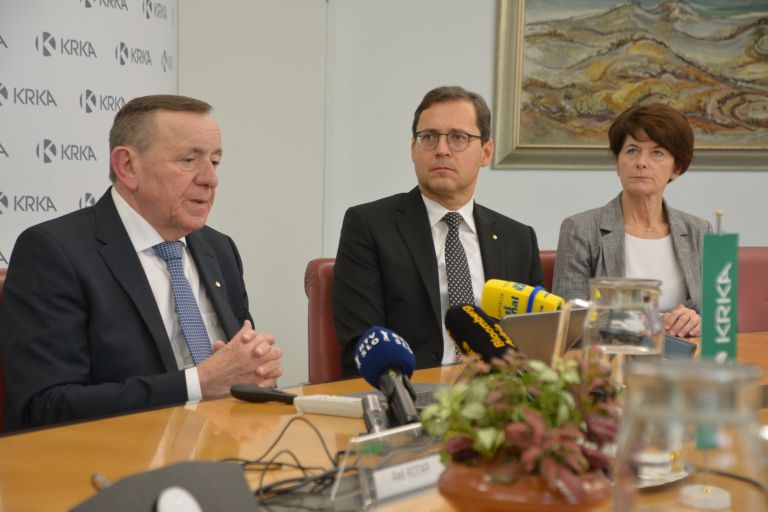 Krka tiskovka Colaric Bratoz Kastelic.JPG