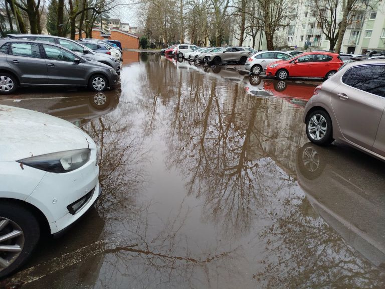 poplavljeno-parkirisce, gotska-ulica