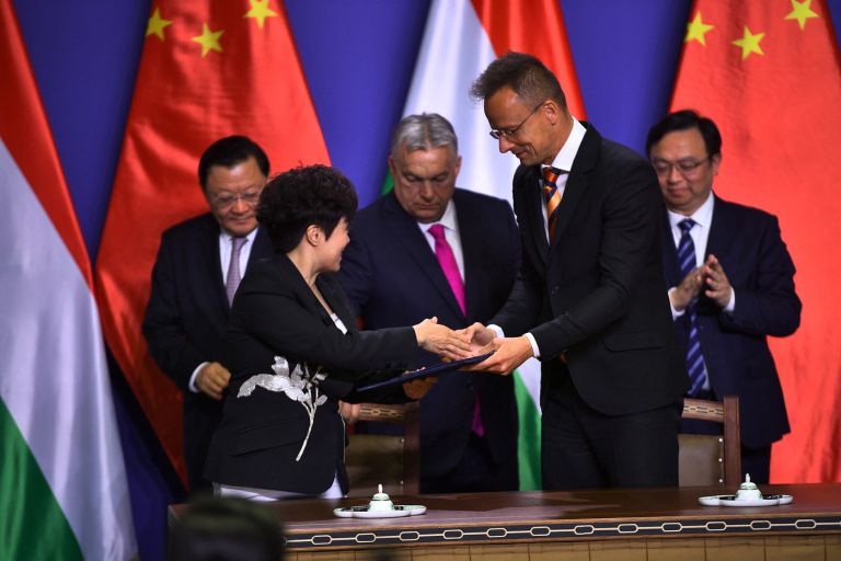 viktor orban, peter szijjarto, byd.jpg