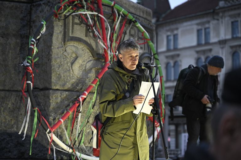 PERISKOP anja zag golob Sašo Radej.jpg