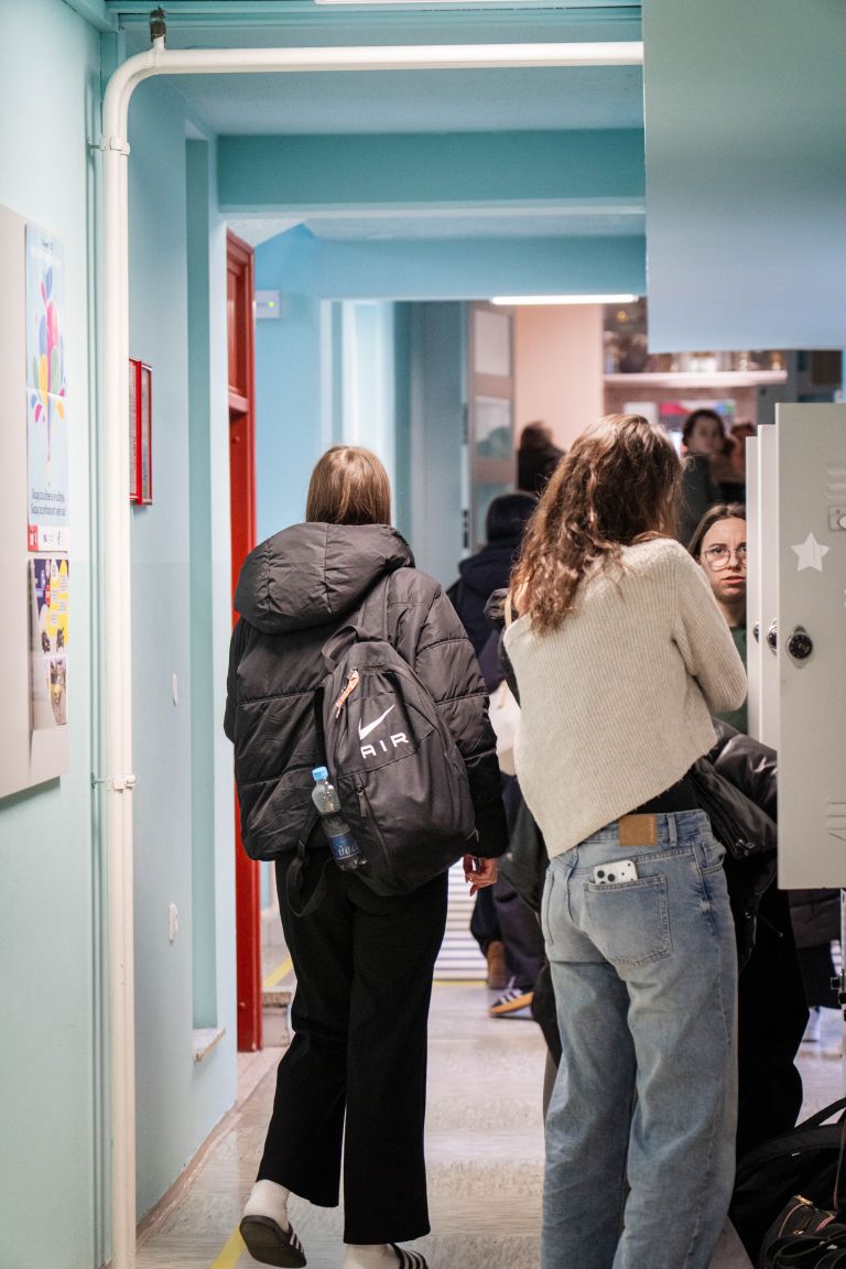 gfml, dijaki, učenci, učilnica, zvezki, šola