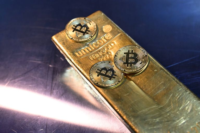bitcoin, zlato