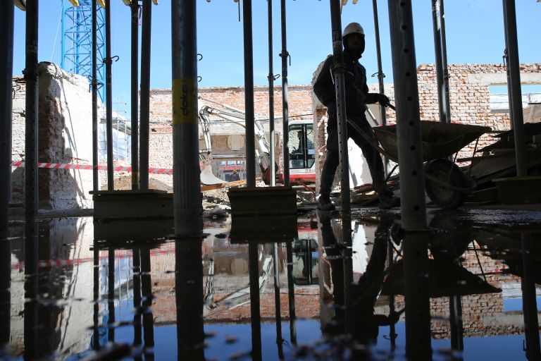 delavec, gradbeništvo