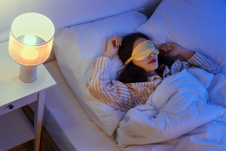 spanje z lučjo, svetloba