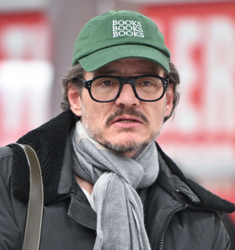 pedro pascal 2.jpg