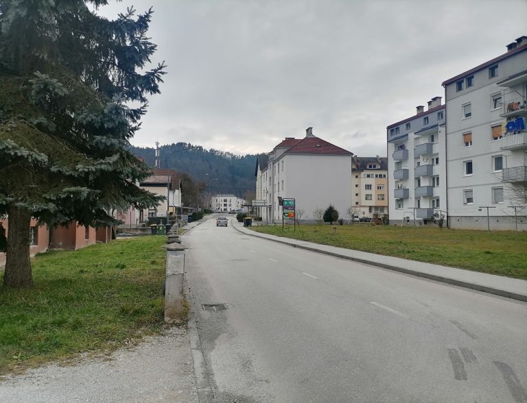 Litija, Ponoviška cesta.jpg