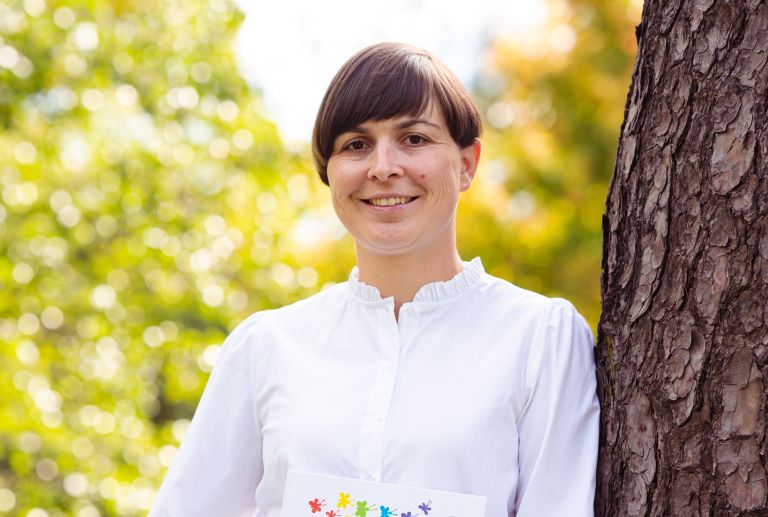 nusa-merzdovnik, vdova