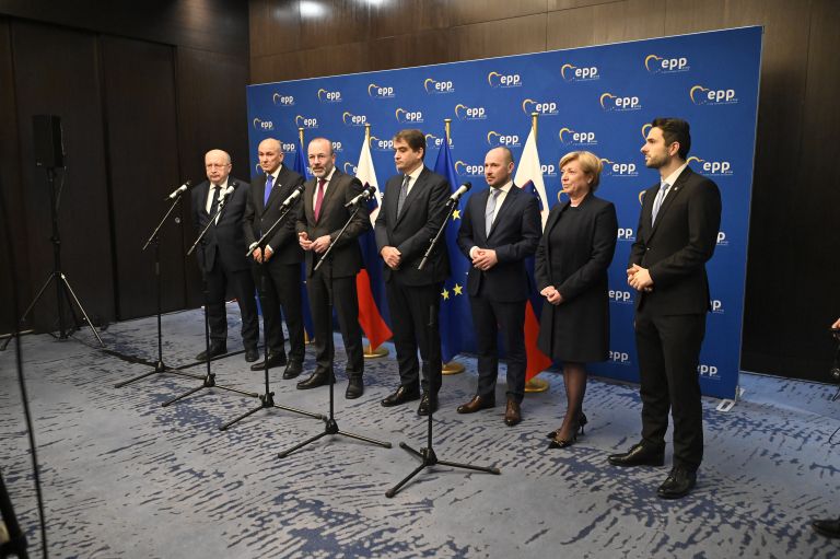 epp, novinarska-konferenca, raffaele-fitto, jansa