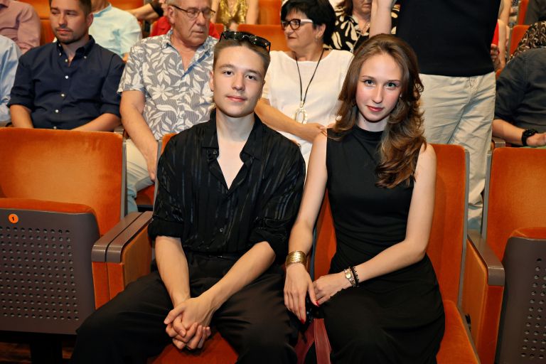 Svit Šturbej, Zala Vozelj