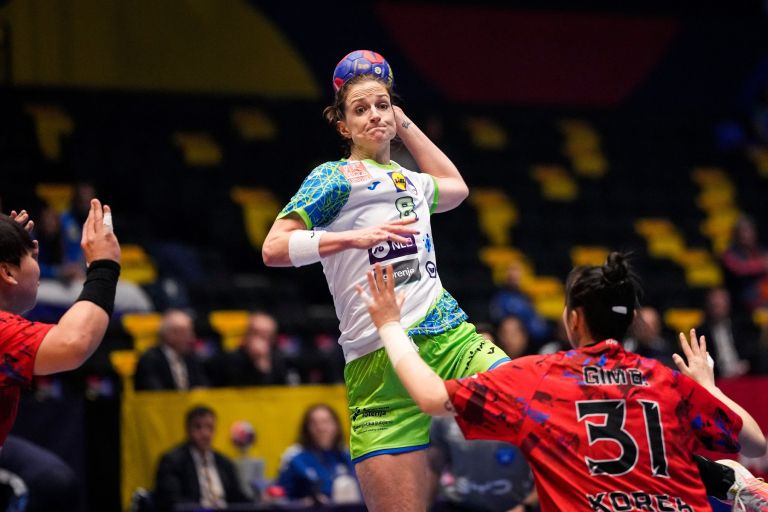 Ana gros slovenija.jpg