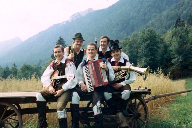 začetna postava ALPSKEGA KVINTETA, leta 1966.jpg