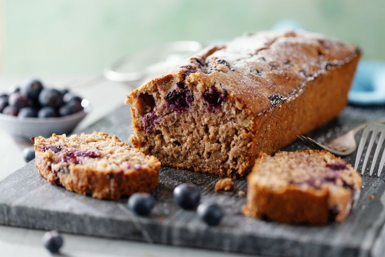 sadni kolač z borovnicami