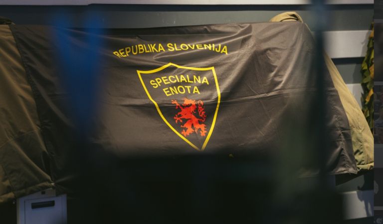 specialna enota policije