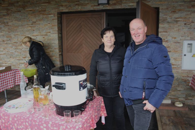 romarji-po-jakobovi-poti-na-malem-vrhu, pepi-radic, gradili-bodo-novo-cerkev-svetega-jakoba