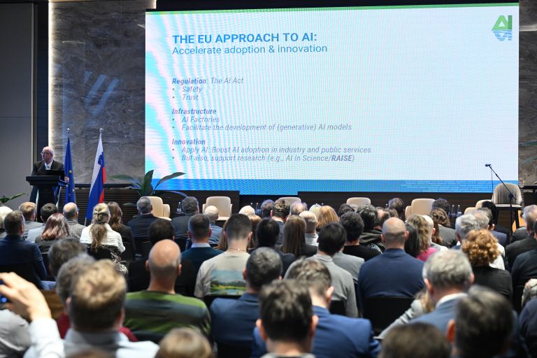 zagon-slovenske-tovarne-umetne-inteligence-slaif