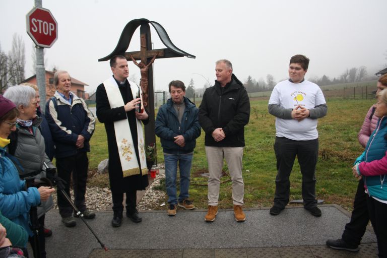 romarji-po-jakobovi-poti-na-malem-vrhu, pepi-radic, gradili-bodo-novo-cerkev-svetega-jakoba