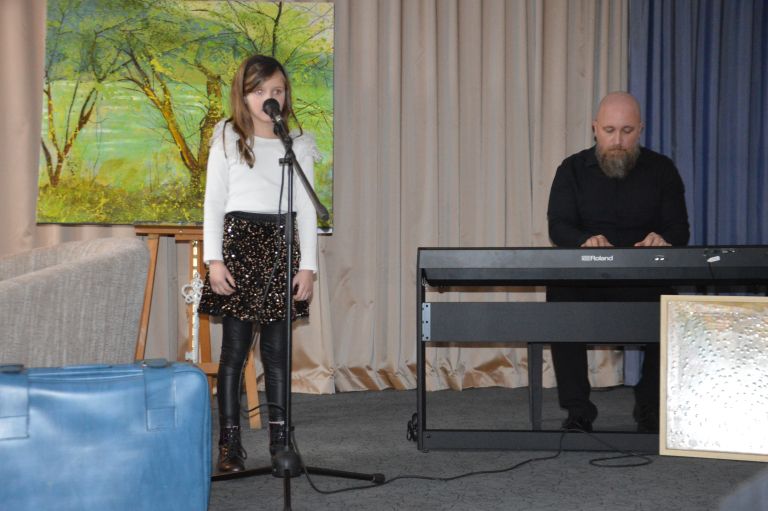 marijana-sukič, daleč-daleč-poje-mila-melodija, monošter, med-rabo-in-muro