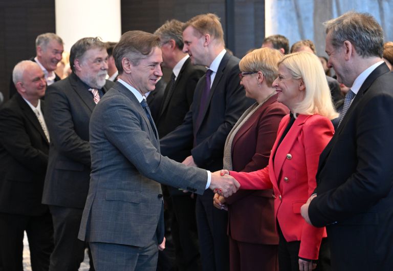 zagon-slovenske-tovarne-umetne-inteligence-slaif Robert Golob