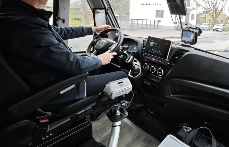 elektricni-avtobus, brezice