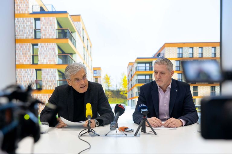 Stanovanjski sklad, Črtomir Remec in Krešo Šavrič